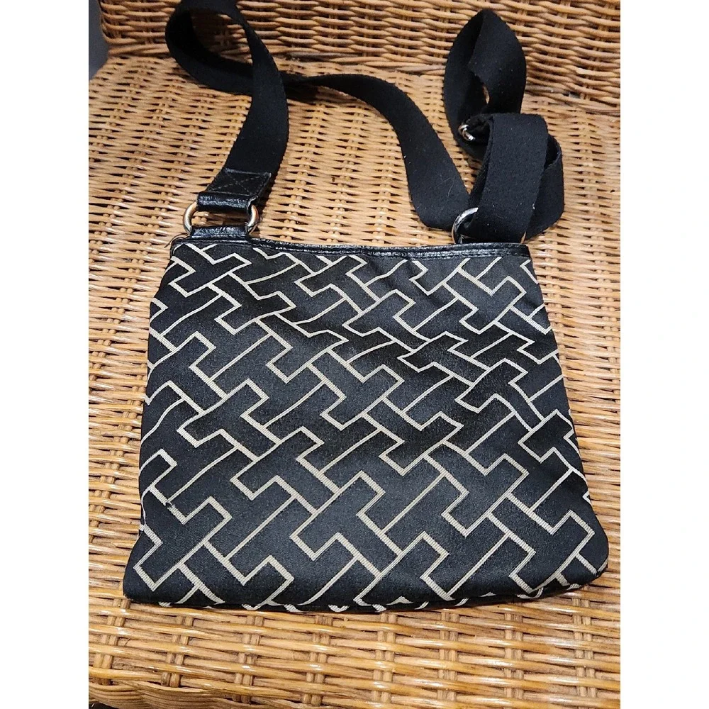TOMMY HILLFIGER BAG WOMENS NEW YORK EST. 1985 SMALL SHOULDER VINTAGE ADJUSTABLE‎